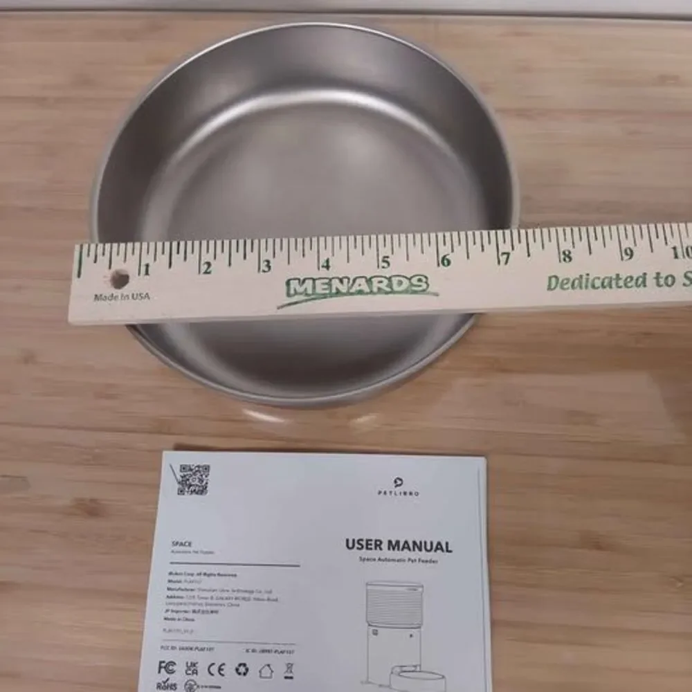 Petlibro Space Automatic pet feeder and vacuum-sealed food storage
